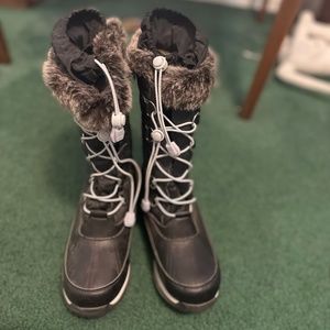 Lands End Girls Winter Boots- size 4